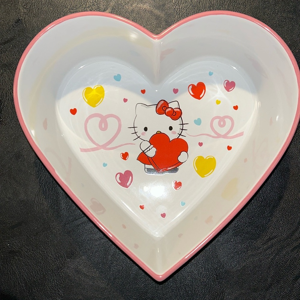 Hello Kitty Valentines heart bowl
